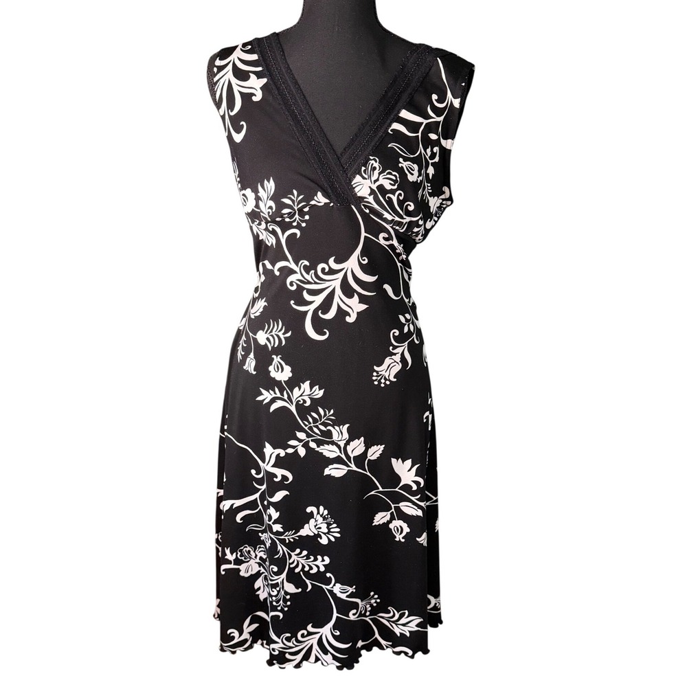 La Belle Y2K Black White Floral Scroll Dress Medium V Neck Empire Waist USA